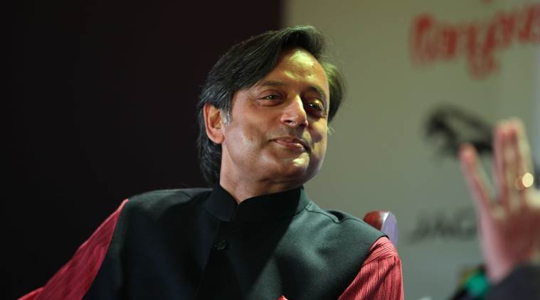  शशि थरूर 