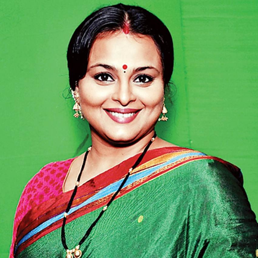 happy birthday shilpa shirodkar,shilpa shirodkar age,shilpa shirodkar family,shilpa shirodkar husband,shilpa shirodkar movies,shilpa shirodkar movies list,shilpa shirodkar photos,shilpa shirodkar pictures,shilpa shirodkar throwback pictures,shilpa shirodkar wedding,cmcm,entertainment,headlines,latest news, Shilpa Shirodkar, Shilpa Shirodkar Saajan, Saajan, Saajan Tv Show, Shilpa Shirodkar Saajan
