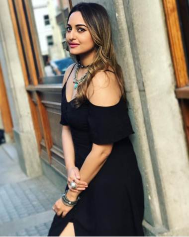 Sonakshi Sinha,Sidharth Malhotra,Shatrughan Sinha,Bollywood,Akshaye Khanna,actress, Sonakshi Sinha latest photos, Sonakshi Sinha movies, Sonakshi Sinha comments on womans, Sonakshi Sinha hot pics, Sonakshi Sinha latest film, Sonakshi Sinha