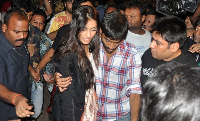 bollywood actress harrsaed from crowd, bollywood actress harrsaed by fans, Sushmita Sen,Deepika Padukone,Sonam Kapoor,Katrina Kaif,Kareena Kapoor Khan,Sonakshi Sinha, sonakshi sinha, gul panag, gauahar khan, kalki kochlin, deepika