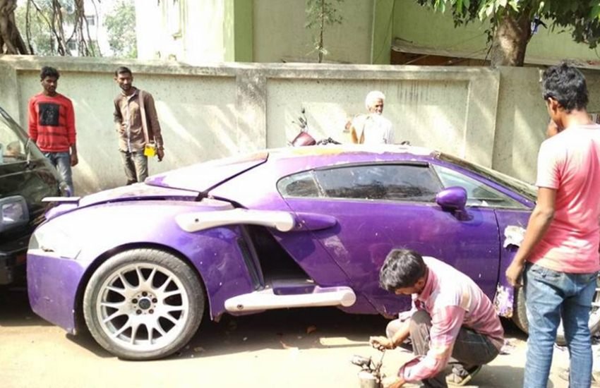 अजय देवगन की फिल्म में नजर आई टार्जन कार। अजय देवगन की फिल्म में नजर आई टार्जन कार।