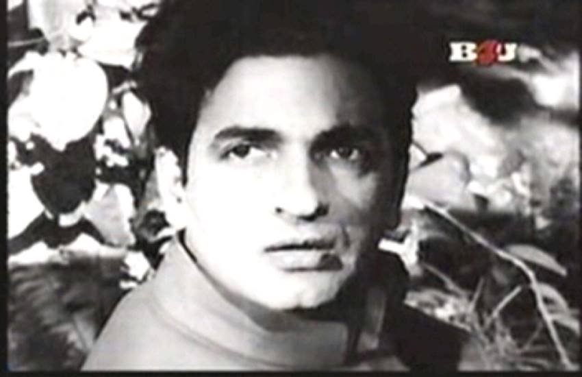 अपनी धुनों पर जमाने को गुनगुनाने पर मजबूर कर देने वाले सुरेंद्र को दो-दो बार फिल्मों में तानसेन की भूमिका करने का मौका मिला मगर दोनों ही बार उनका गाना किसी और ने गाया।