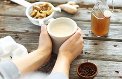 तेज ठंड में भी शरीर को गर्म रखती हैं ये घरेलू औषधियां, जानें कैसे