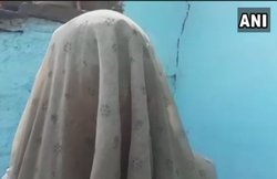मध्‍य प्रदेश: 70 रुपये की चोरी के शक में उतरवाए दसवीं की छात्राओं के कपड़े, प्रिंसिपल को नोटिस