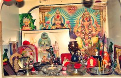 जानें मंदिर में किस दिशा में रखनी चाहिए भगवान की मूर्तियां
