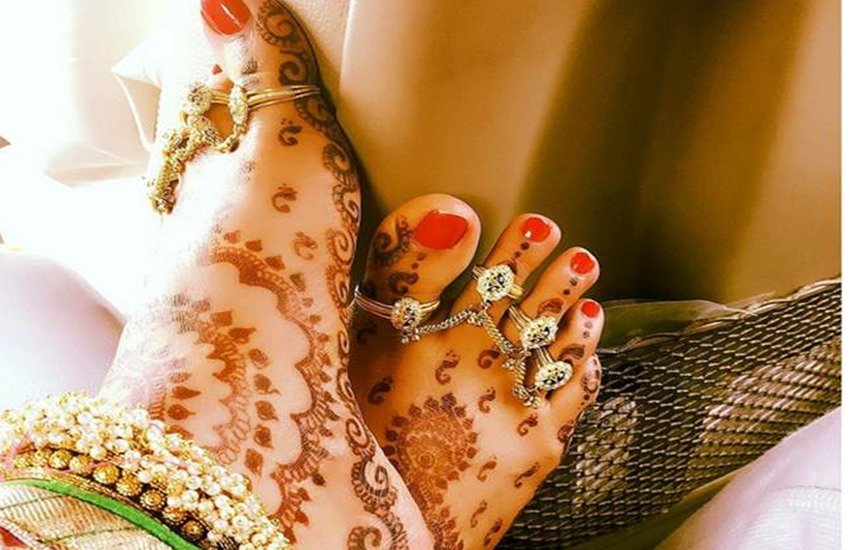 women, women rituals, women jewellery, married women jewellery, jewellery, tow ring, tow ring jewellery, divyanka tripathi, actress divyanka tripathi foot, divyanka tripathi jewellery, importance of tow ring, religious news in hindi, jansatta