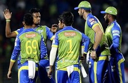 अंपायर ने बोलर से फिंकवाईं एक ओवर में 7 गेंदें, हुई शिकायत