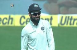 वीडियो: भुवनेश्‍वर की गेंद पर हुआ कुछ ऐसा कि छूटी विराट कोहली की हंसी, अंपायर का रिएक्‍शन सबसे मजेदार