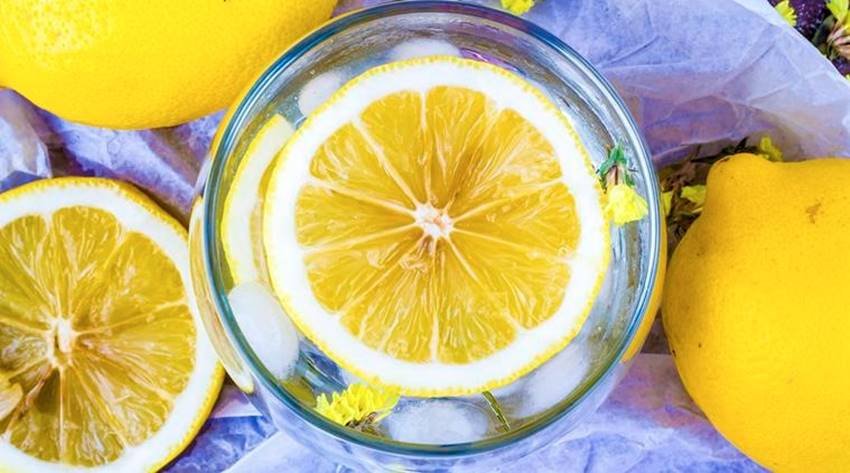 विटामिन सी - विटामिन सी मसल्स बनाने के लिए जितना जरूरी है उतना ही फैट बर्न करने के लिए जरूरी है। एक अध्ययन के मुताबिक ज्यादा से ज्यादा मात्रा में विटामिन सी का सेवन करने से बॉडी मास इंडेक्स कम होता है जो एक फीजिकल फिटनेस का संकेत है