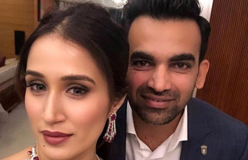 Bollywood, Bollywood celebs, celebrities who found love out of industry, Raj kundra, Esha deol, shilpa, shaetty, bharat takhtani, gauri khan, shah rukh khan, zaheer khan, sagrika ghatge, madhuri dixit, Sahaid kapoor, meera rajput, entartainment, jansatta