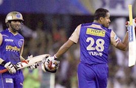 yusuf pathan hit maiden 100