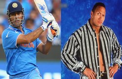 VIDEO: एम एस धोनी का हेलीकॉप्टर शॉट देख हॉलीवुड सुपरस्टार द रॉक ने दिया सही जवाब