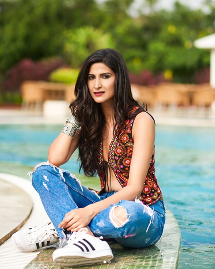 aahana kumra, new photoshoot of aahana kumra, see hd pictures of aahana kumra, lipstick under my burka actress aahana kumra, pictures aahana kumra, photoshoot of aahana kumra, entertainment news in hindi, bollywood news, television news