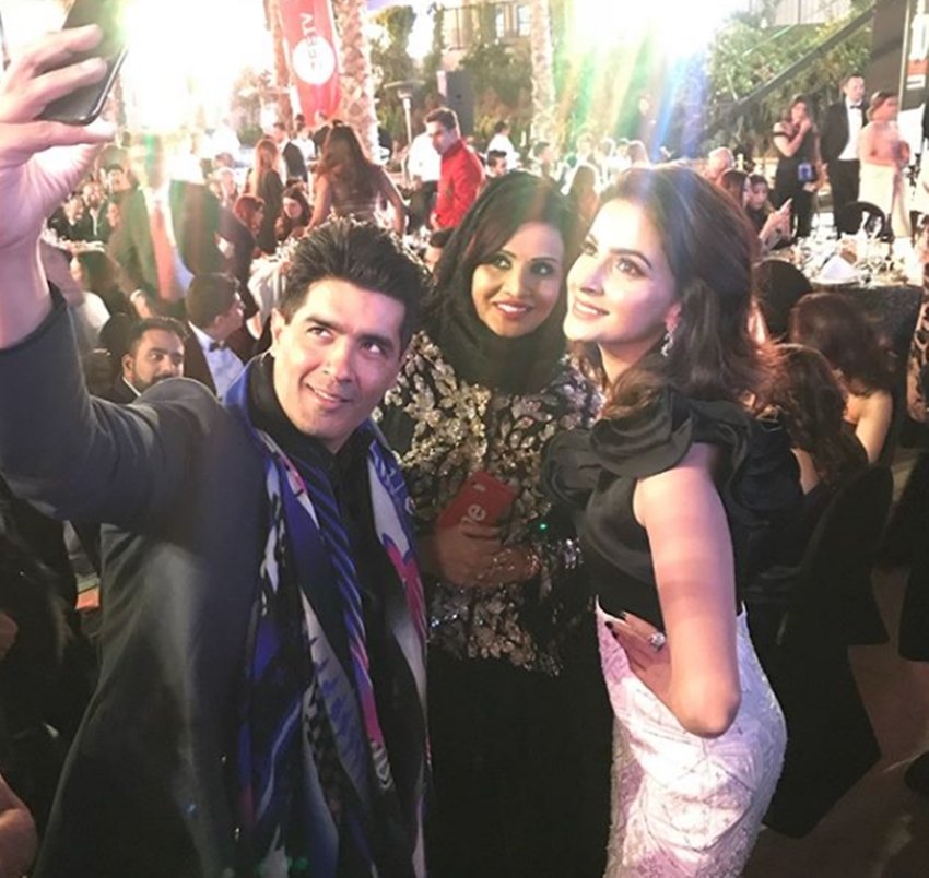 Indian beauty Sridevi, Bollywood designer Manish Malhotra, Sridevi pose with Pakistani beauties, Mahira Khan, Mawra Hocane,Saba Qamar, Saba Qamar at Masala Awards in Dubai, Sridevi at Masala Awards in Dubai, Manish Malhotra at Masala Awards in Dubai, Pakistani beauties at Masala Awards in Dubai, Mahira Khan at Masala Awards in Dubai