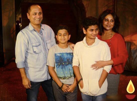 एक्ट्रेस शेफाली शाह ने साल 1997 में एक्टर हर्ष छाया के साथ शादी की थी। हालांकि चार सालों में दोनों अलग हो गए। इसके बाद शेफाली ने फिल्मकार विपुल के साथ शादी की। दोनों के दो बच्चे भी हैं।