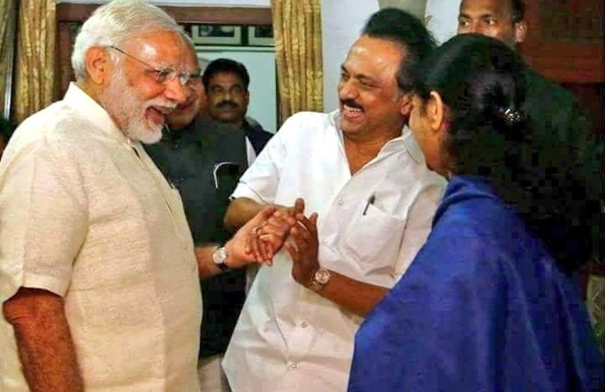 ये तस्वीर सोशल मीडिया में वायरल हो रही है। ये तस्वीर सोशल मीडिया में वायरल हो रही है।