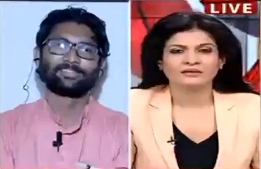 जिग्नेश मेवाणी और अंजना ओम कश्यप। जिग्नेश मेवाणी और अंजना ओम कश्यप।