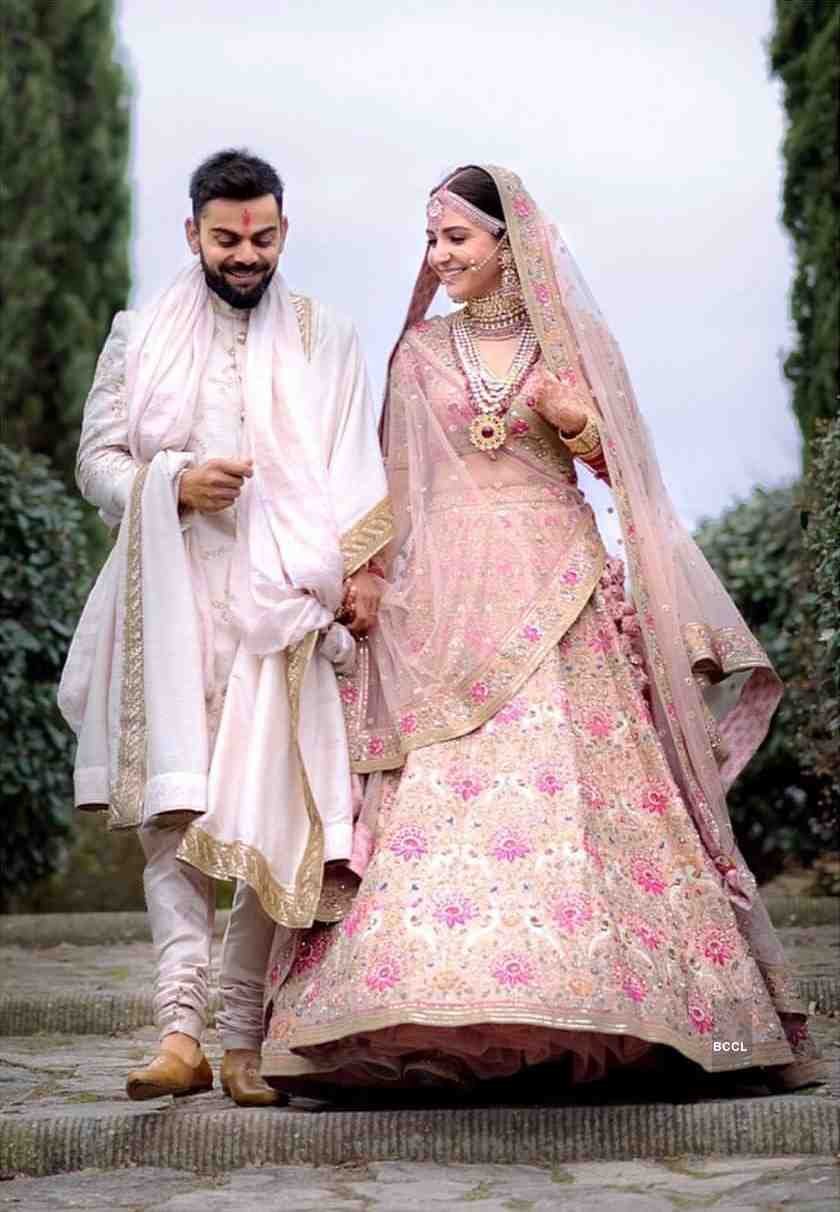 विराट और अनुष्का 21 दिसंबर को शादी का रिसेप्शन दे रहे हैं। इस मौके पर उन्होंने प्रधानमंत्री मोदी को भी निमंत्रण भेजा है।