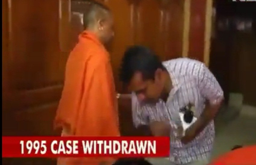 तस्वीर वायरल वीडियो का स्क्रीनशॉट है।