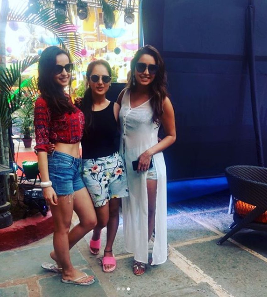 Bharti Singh and Haarsh Limbachiya, Sanaya Irani, Asha Negi, Rithvik Dhanjani, TV stars ready for masti dhamal, bharti wedding pool party, masti in Bharti Singh and Haarsh marriage, Bharti Singh and Haarsh Limbachiya wedding, entertainment news