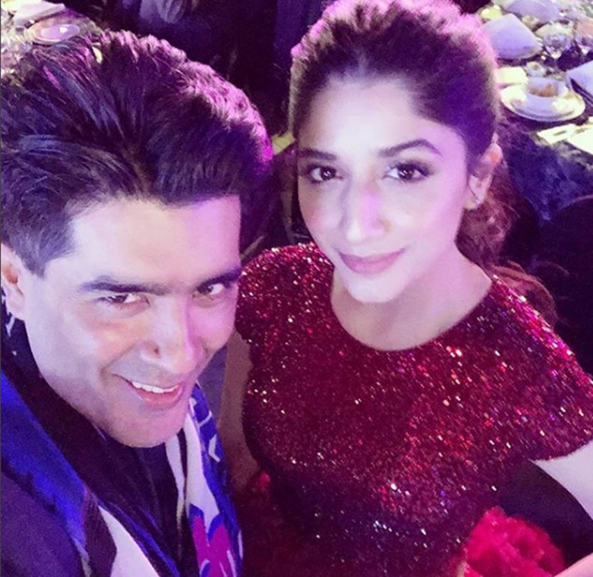 Indian beauty Sridevi, Bollywood designer Manish Malhotra, Sridevi pose with Pakistani beauties, Mahira Khan, Mawra Hocane,Saba Qamar, Saba Qamar at Masala Awards in Dubai, Sridevi at Masala Awards in Dubai, Manish Malhotra at Masala Awards in Dubai, Pakistani beauties at Masala Awards in Dubai, Mahira Khan at Masala Awards in Dubai