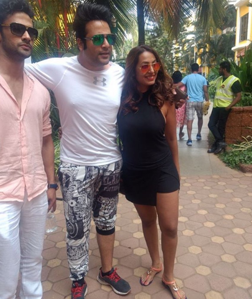 Bharti Singh and Haarsh Limbachiya, Sanaya Irani, Asha Negi, Rithvik Dhanjani, TV stars ready for masti dhamal, bharti wedding pool party, masti in Bharti Singh and Haarsh marriage, Bharti Singh and Haarsh Limbachiya wedding, entertainment news