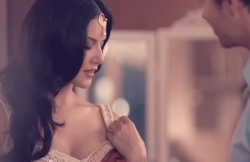 फोटो स्क्रीनशॉट है। फोटो स्क्रीनशॉट है।