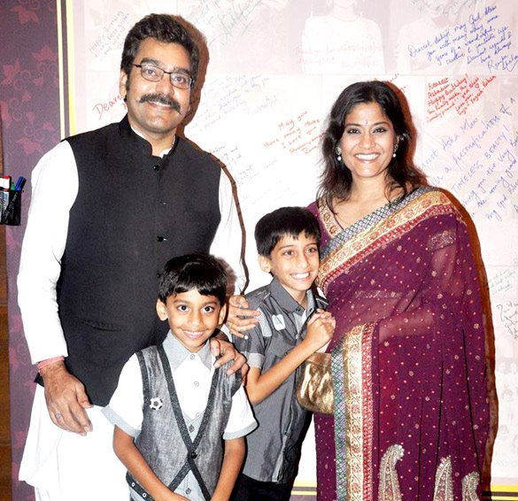 आशुतोष राणा और रेणुका शहाणे ने साल 2001 में शादी की थी। दोनों के दो प्यारे से बच्चे भी हैं लेकिन क्या आप जानते हैं कि रेणुका की ये पहली शादी नहीं है। उनकी एक शादी पहले भी हो चुकी है जिससे वो अलग हो चुकी हैं।