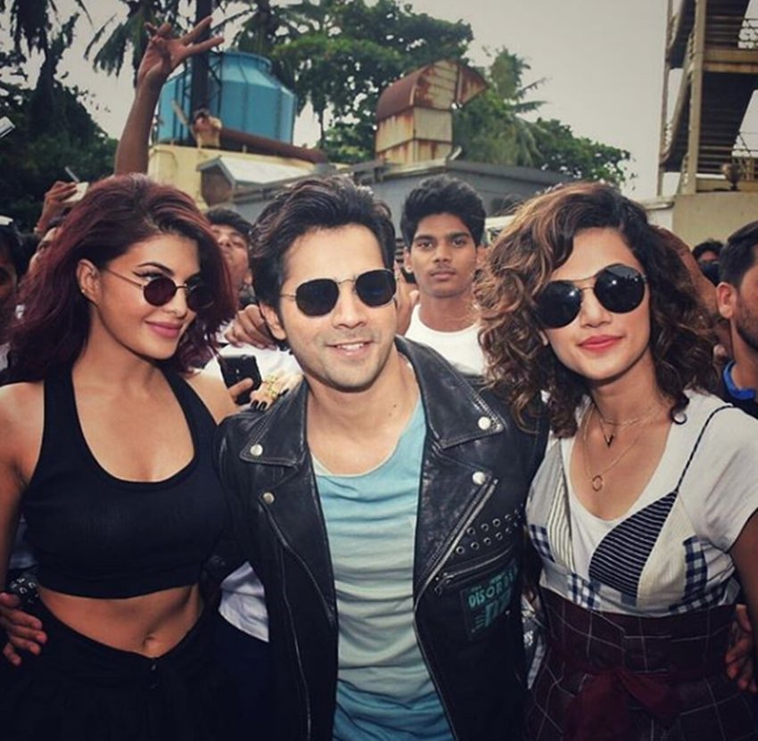 Judwaa 2, Jacqueline Fernandez, Jacqueline Fernandez party for success of Judwaa 2, Varun Dhawan, Taapsee Pannu, david dhawan join success party for Judwaa 2, Judwaa 2, Jacqueline Fernandez, Jacqueline Fernandez party for success of Judwaa 2, Varun Dhawan, Taapsee Pannu, david dhawan join success party for Judwaa 2
