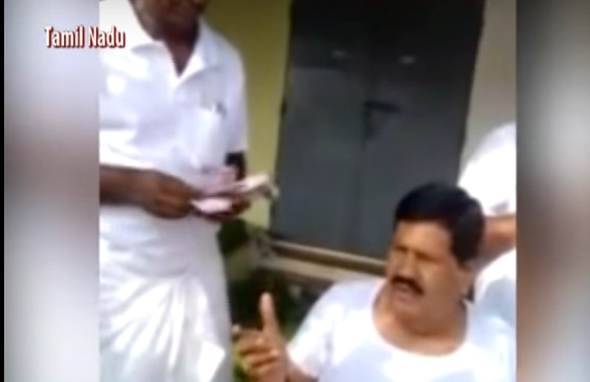 तमिलनाडु में सत्तारुढ़ पार्टी एआईएडीएमके के विधायक आर कनगराज (स्क्रीनशॉट/यूट्यूब)