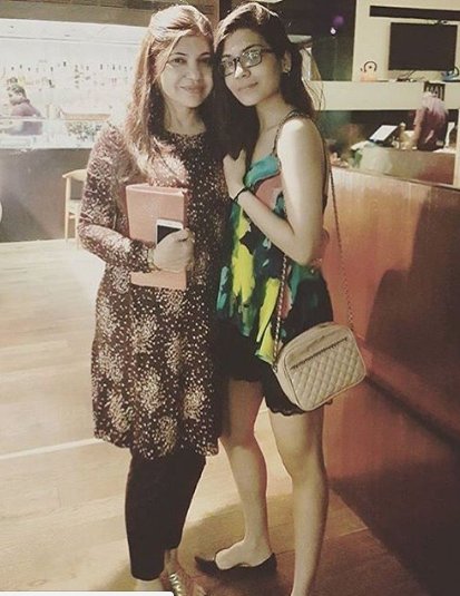 27 साल की सायशा अंधेरी स्थित रेस्त्रां Boveda Bristro की को-ऑनर हैं। वो ये रेस्त्रां अपने दो दोस्तों के साथ मिलकर चलाती हैं।