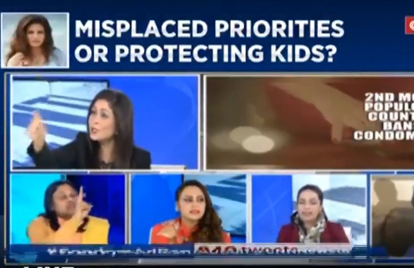 आचार्य डॉ.विक्रमादित्य ने डिबेट के दौरान कहा कि टीवी इंडस्ट्री में ढेर सारे पढ़े-लिखे लोग हैं। फिर ऐसे भद्दे ऐड्स बनाए जा रहे हैं, जिसका उद्देश्य सिर्फ पैसे बनाना है। (फोटोः टि्वटर)  आचार्य डॉ.विक्रमादित्य ने डिबेट के दौरान कहा कि टीवी इंडस्ट्री में ढेर सारे पढ़े-लिखे लोग हैं। फिर ऐसे भद्दे ऐड्स बनाए जा रहे हैं, जिसका उद्देश्य सिर्फ पैसे बनाना है। (फोटोः टि्वटर)