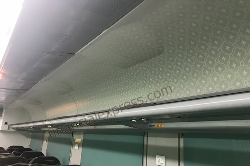 shatabdi express, shatabdi fares, anubhuti coach shatabdi, anubhuti coach fare, Anubhuti coach, anubhuti express, anubhuti luxury coach, shatabdi trains, anubhuti coach for shatabdi, indian railways coaches, luxury coaches