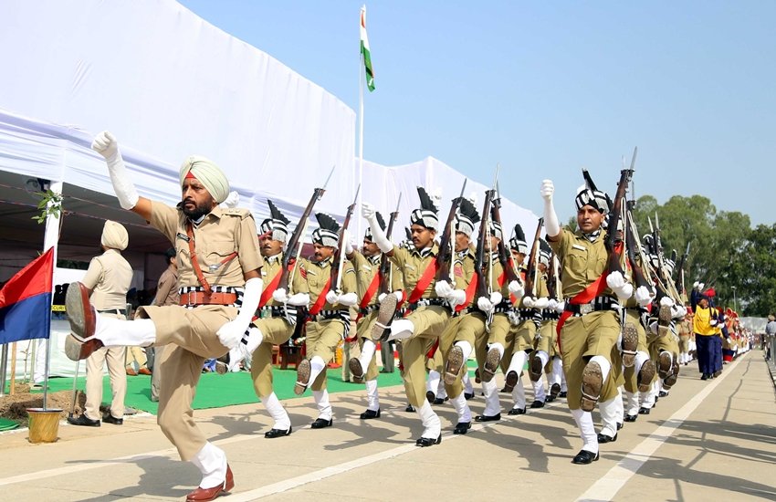 9900 पदों के लिए लगभग 11 लाख उम्मीदवारों ने आवेदन किया था।