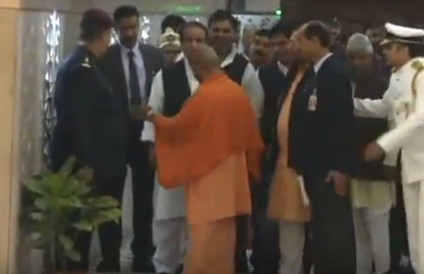 उत्तर प्रदेश के मुख्यमंत्री योगी आदित्यनाथ और सपा नेता आजम खान (स्क्रीनशॉट)