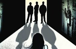 उत्तर प्रदेशः गोरखपुर में दलित किशोरी को छेड़ा और पीटा, तंग आकर लगाई आग; 2 अरेस्ट