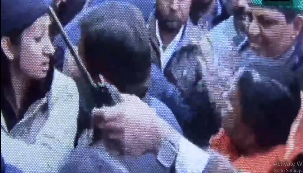 कांग्रेस विधायक ने महिला कांस्‍टेबल को झापड़ मारा