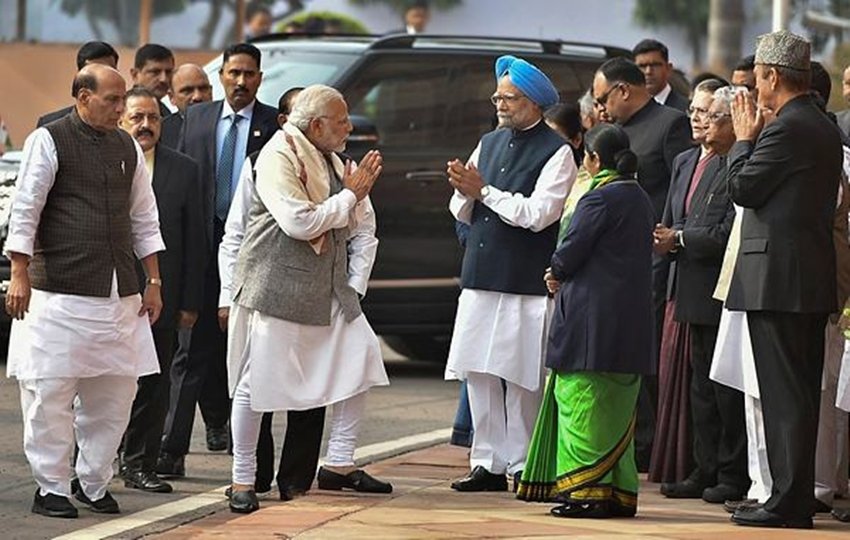 इस मौके पर कांग्रेस के नव निर्वाचित अध्यक्ष राहुल गांधी व सोनिया गांधी भी मौजूद रहे। (PTI फोटो)