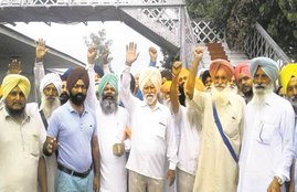 Pakistan, Sikhs, Sikhs Blame, Islam, Pakistan Sikhs Blame, Convert to Islam, Pressure for Convert, khyber pakhtunkhwa, khyber pakhtunkhwa Sikhs, khyber pakhtunkhwa sikh community, International News