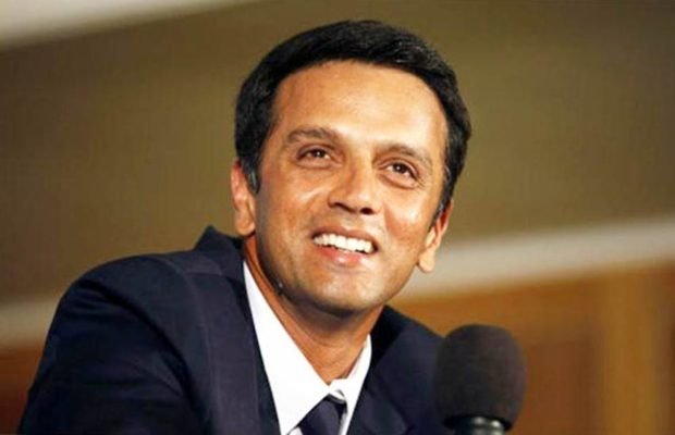 भारत के सबसे सफल नंबर तीन बल्लेबाज राहुल द्रविड़ हमेशा मध्यक्रम की जान रहे हैं। राहुल कई साल पहले ही इंटरनेशनल क्रिकेट को अलविदा कह चुके हैं। अब वो अंडर 19 A टीम के कोच हैं।