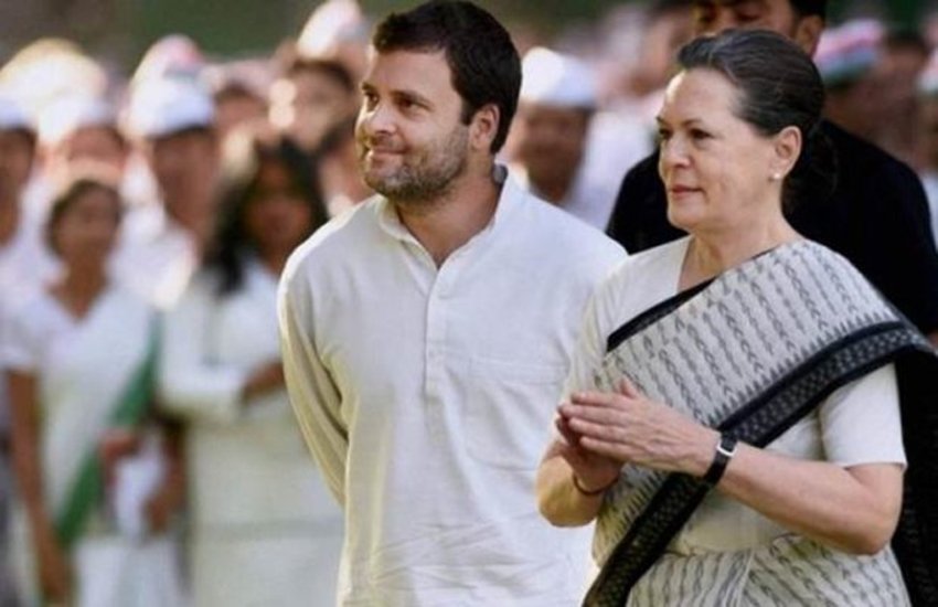 राहुल गांधी और सोनिया गांधी (PTI की फाइल फोटो)