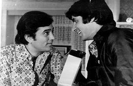 Rajesh Khanna and Amitabh Bachchan, Bollywood, Amitabh Bachchan reached Rajesh Khanna House, Rajesh Khanna birthday, Rajesh Khanna house, congratulating Rajesh Khanna birthday, Rajesh Khanna was doing this round to give surprise
