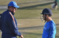 IND vs SL: रवि शास्‍त्री ने फोटो ट्वीट करके उड़ाया श्रीलंकाई टीम का ‘मजाक’, फैंस ने यूं दिया साथ