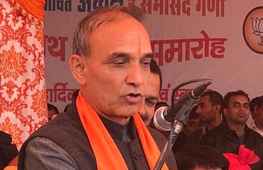 केंद्रीय राज्य मंत्री ने सभी लोगों से अपील की है कि वे कुछ भी ऐसा न करें, जिससे गंगा की पवित्रता को नुकसना पहुंचे। (फोटोः फेसबुक) केंद्रीय राज्य मंत्री ने सभी लोगों से अपील की है कि वे कुछ भी ऐसा न करें, जिससे गंगा की पवित्रता को नुकसना पहुंचे। (फोटोः फेसबुक)