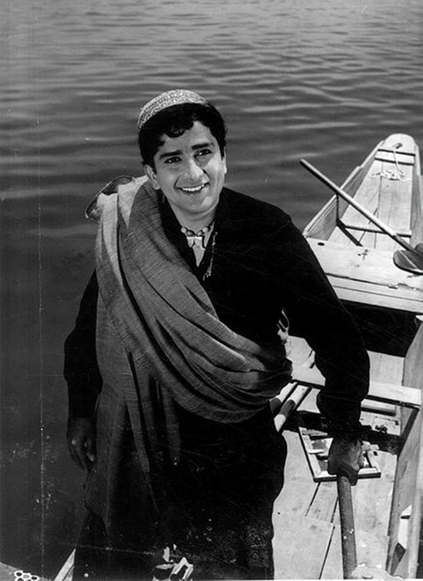 Shashi Kapoor, Shashi Kapoor Death, Shashi Kapoor Age, Shashi Kapoor News, Shashi Kapoor Death News, Shashi Kapoor age, Shashi Kapoor Passes away, Shashi Kapoor News in Hindi
