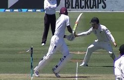 NZ vs WI: सुनील अंबरीश के नाम हुआ अनचाहा रिकॉर्ड, वीडियो में देखें कैसे दो बार झेलनी पड़ी शर्मिंदगी