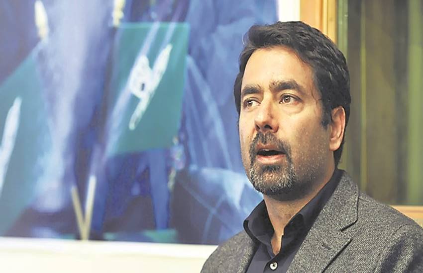 Mehbooba Mufti, Tassaduq Mufti, Mehbooba Mufti Brother, Cinematographer, Omkara, Cinematographer Tassaduq Mufti, Tassaduq Mufti in Cabinet, Mehbooba Mufti Brother Tassaduq Mufti, State News