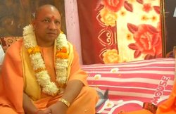 पिछले साल आदित्य नाथ ने कहा था- एक सीएम हार चुका है उपचुनाव और गोरखपुर से नहीं लड़े थे?