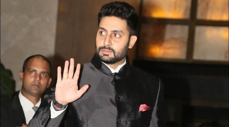 अभिषेक बच्चन को फल बिल्कुल पसंद नहीं। अभिषेक बच्चन ना तो फल खाते हैं ना फल देखना पसंद करते हैं।