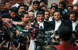 विधायकों-सांसदों की वकालत की प्रैक्टिस रुकवाने सुप्रीम कोर्ट पहुंचे बीजेपी नेता